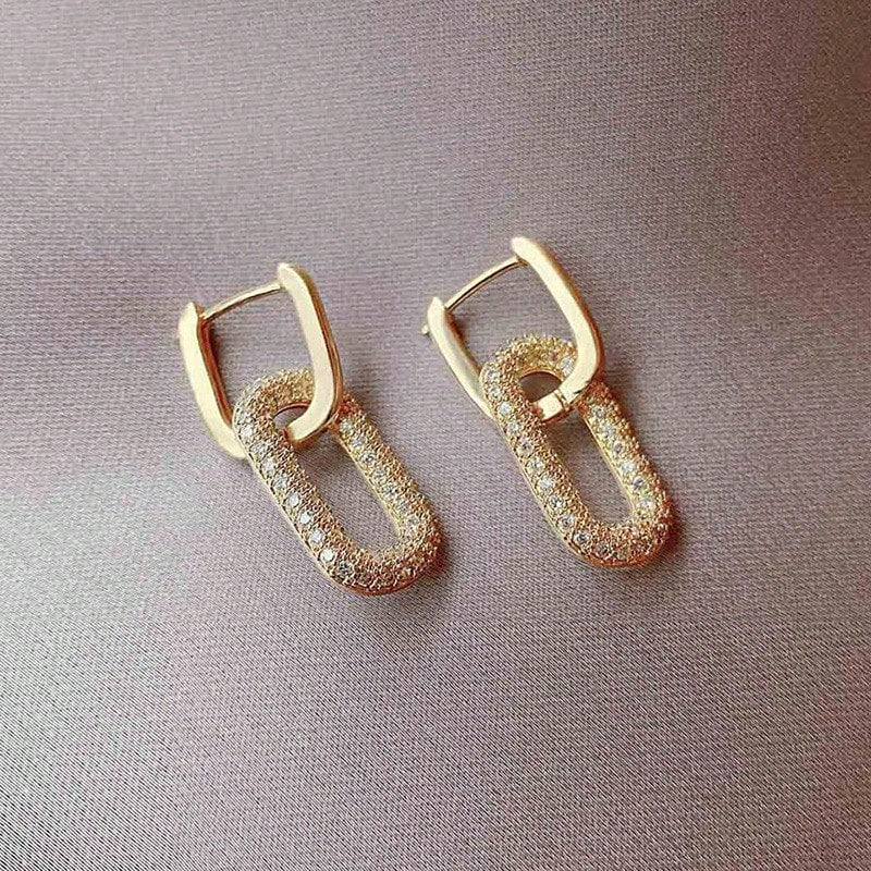 SHEIN زوج أقراط ذهبية مرصعة بالزركونيا التكعيبية