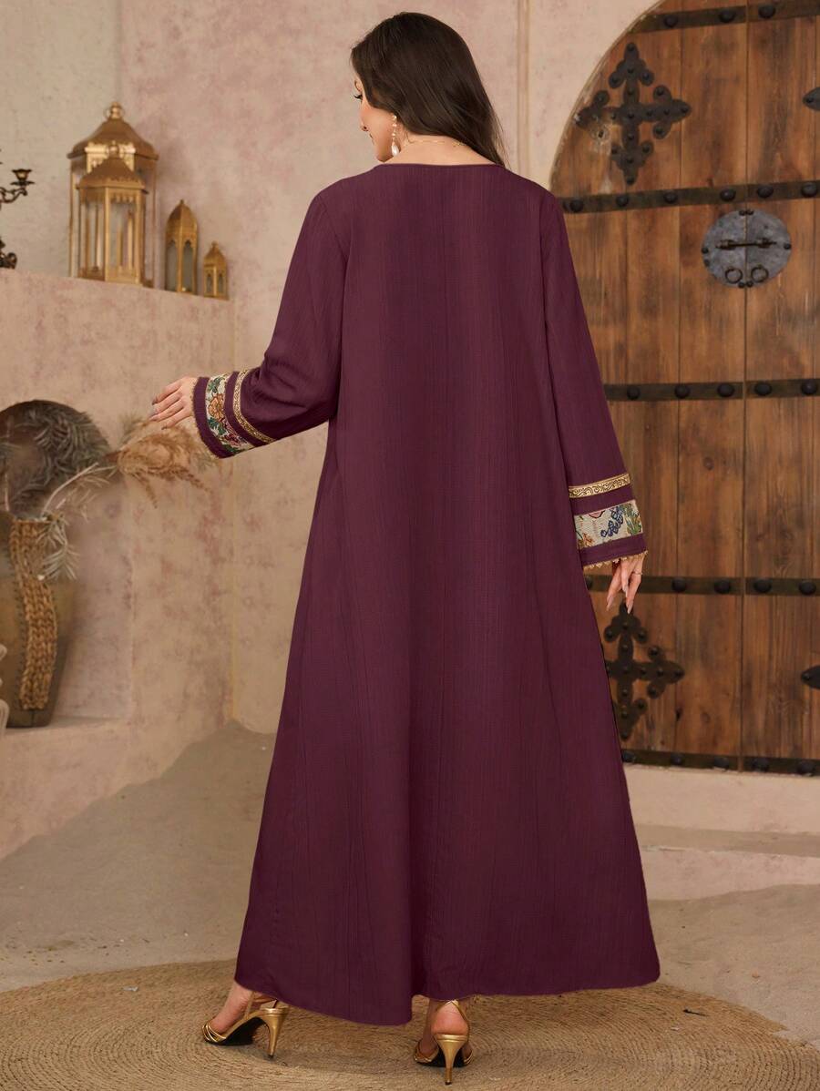 SHEIN Al Najma فستان طويل تقليدي بطبعات زهور وحزام