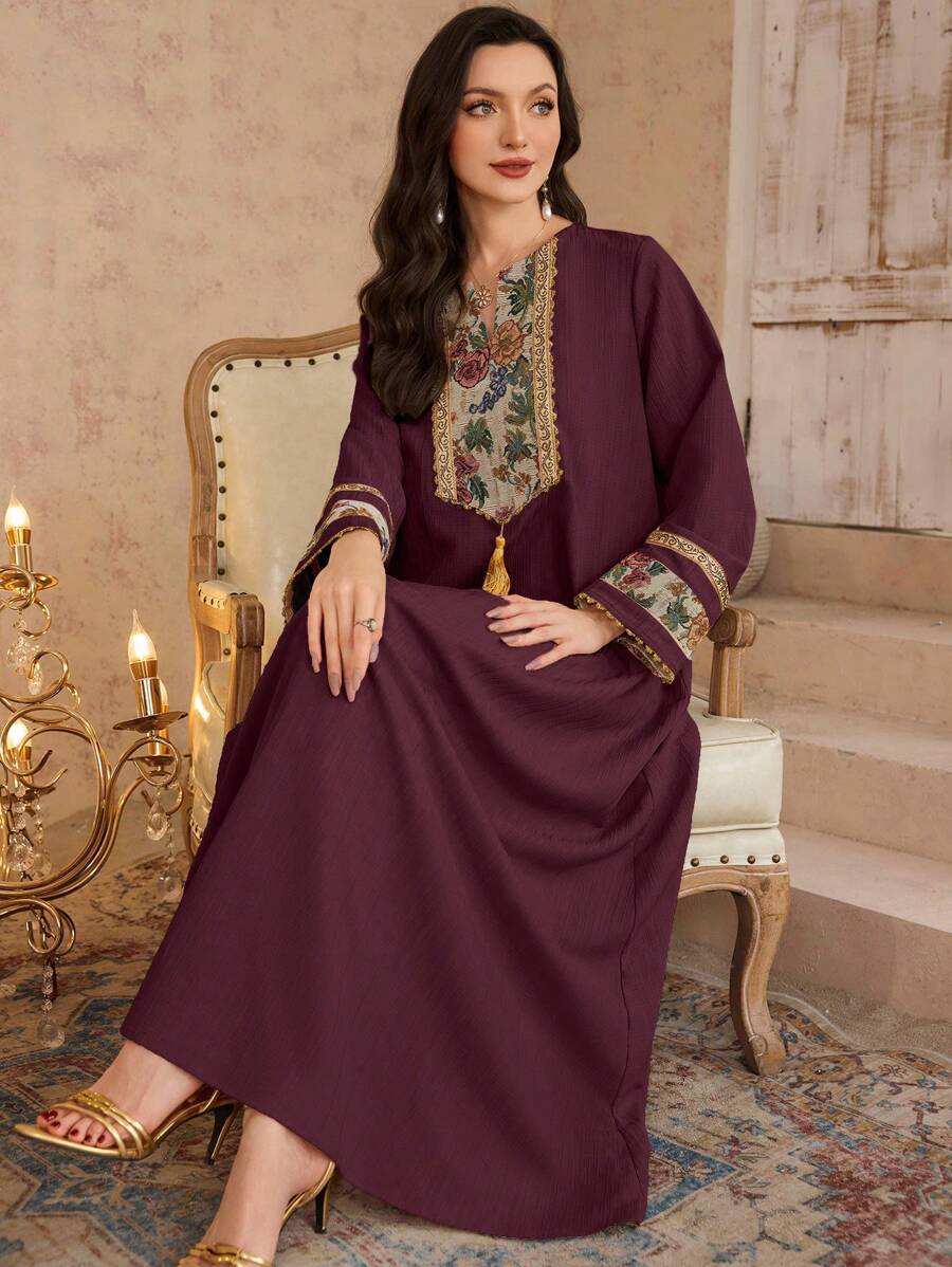 SHEIN Al Najma فستان طويل تقليدي بطبعات زهور وحزام