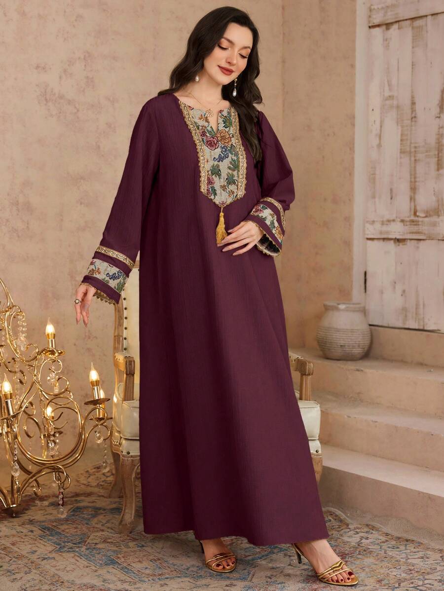 SHEIN Al Najma فستان طويل تقليدي بطبعات زهور وحزام