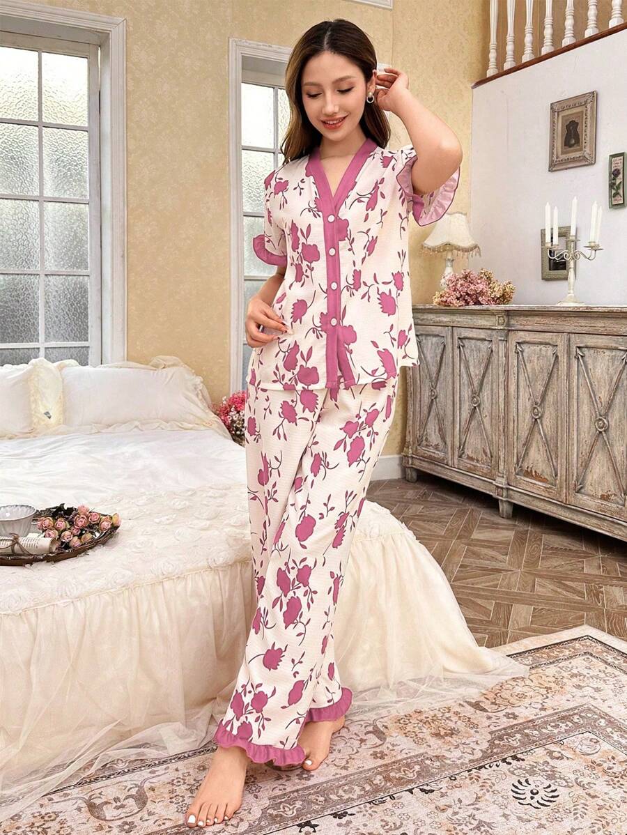 SHEIN CottageSlumber طقم بيجامة مطبوع بنقوش الورود من الشيفون