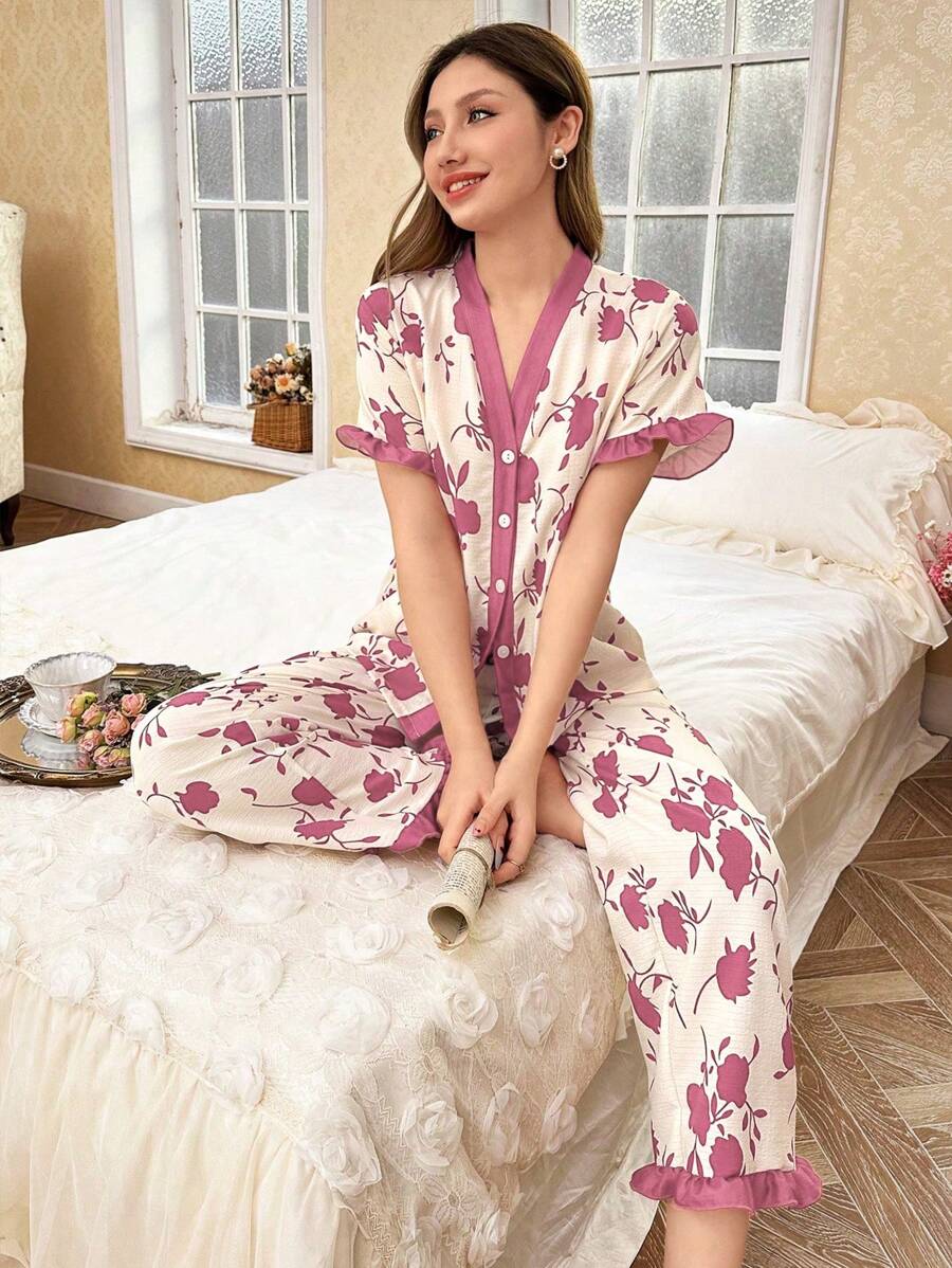SHEIN CottageSlumber طقم بيجامة مطبوع بنقوش الورود من الشيفون