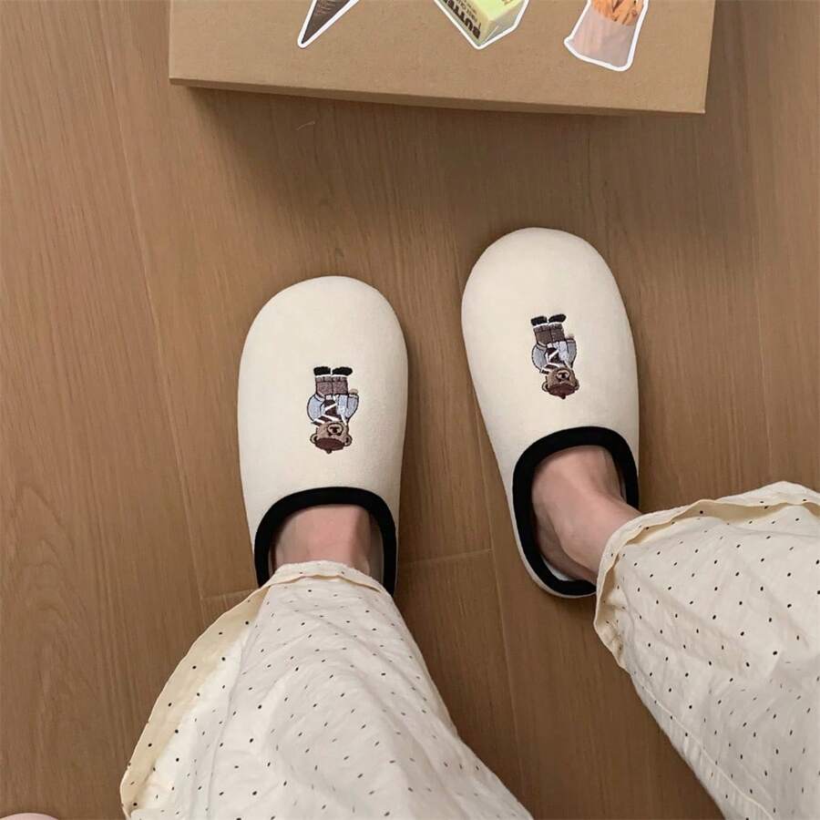 SHEIN XIXITIAO شبشب بتصميم دب مطرز مسطح ومريح