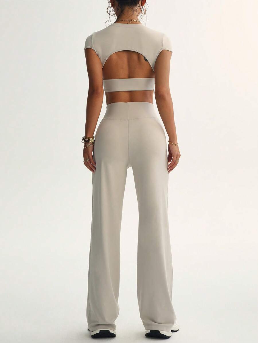 SHEIN طقم رياضي ملابس علوية قصيرة الأكمام وسروال ضيق