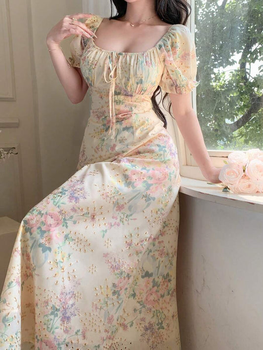 SHEIN DAZY فستان شيفون بأكمام منتفخة مزخرف بزهور صغيرة
