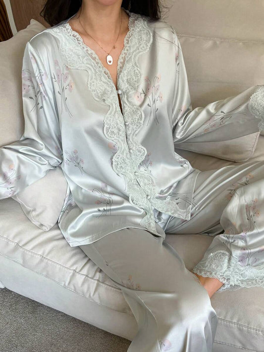 SHEIN DAZY طقم بيجامة قطعتين بطبعة زهور وتفاصيل دانتيل