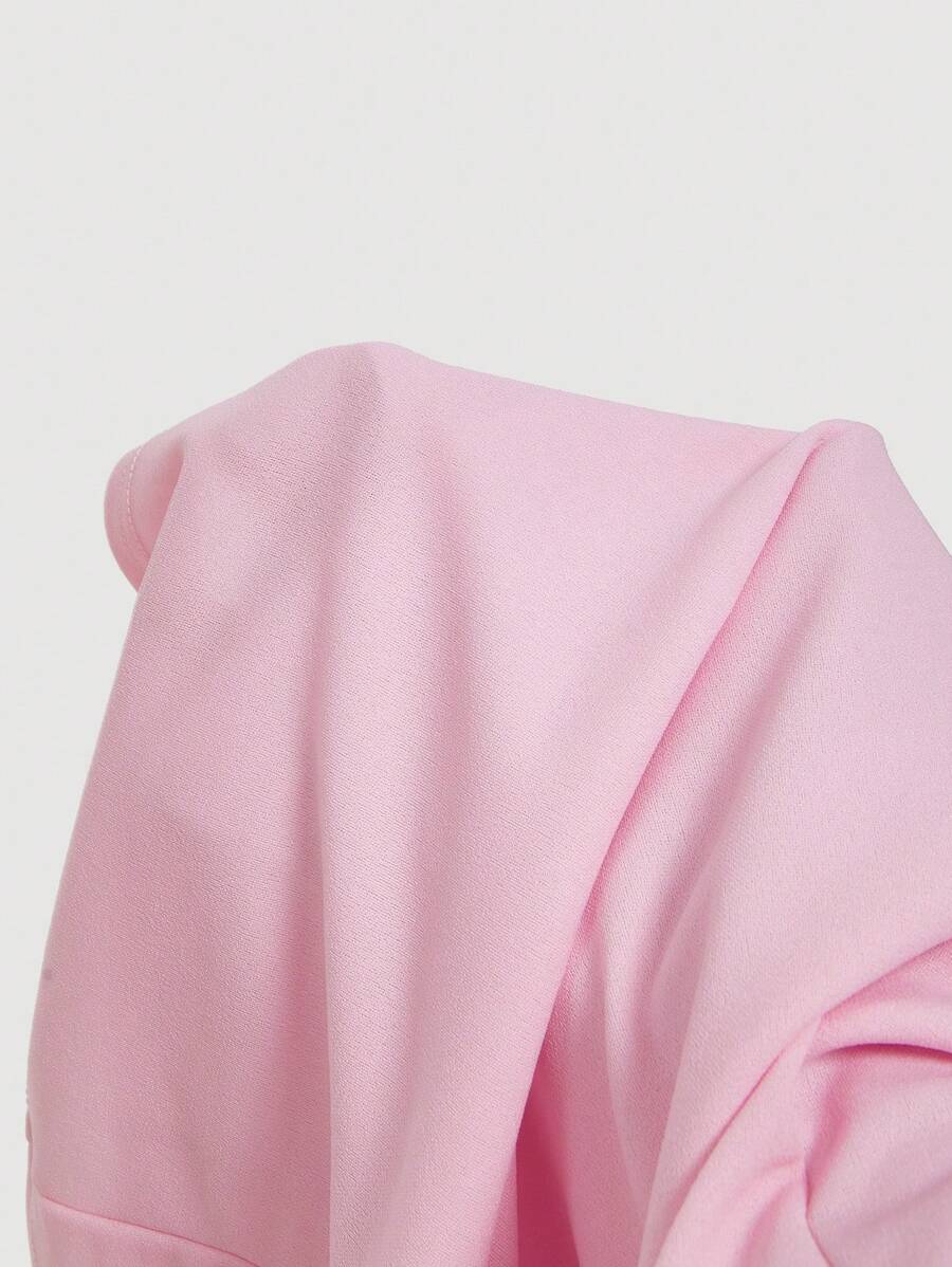 SHEIN MOD فستان كوكتيل وردي ناعم ضيق بكتف مكشوف وفيونكة