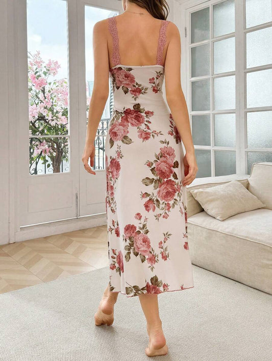 SHEIN ثوب نوم طويل بأربطة رفيعة وطبعات زهرية ودانتيل