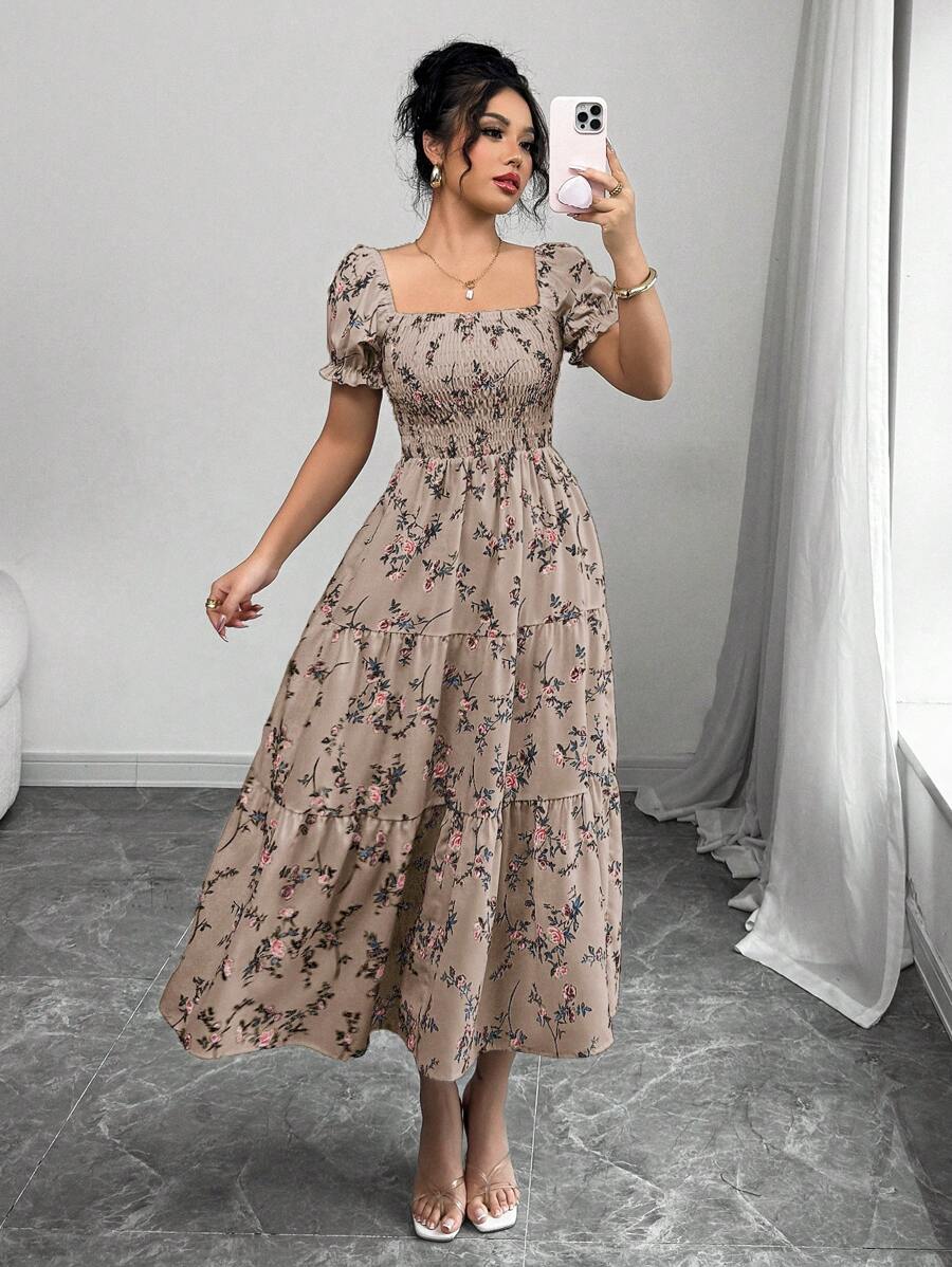 SHEIN Elenzga فستان ماكسي بياقة مربعة مكشكش بأكمام قصيرة وطبعة زهور