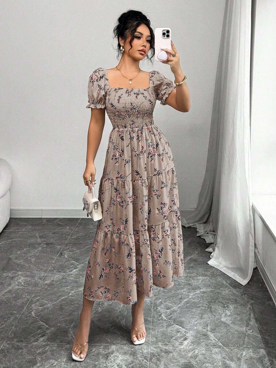 SHEIN Elenzga فستان ماكسي بياقة مربعة مكشكش بأكمام قصيرة وطبعة زهور