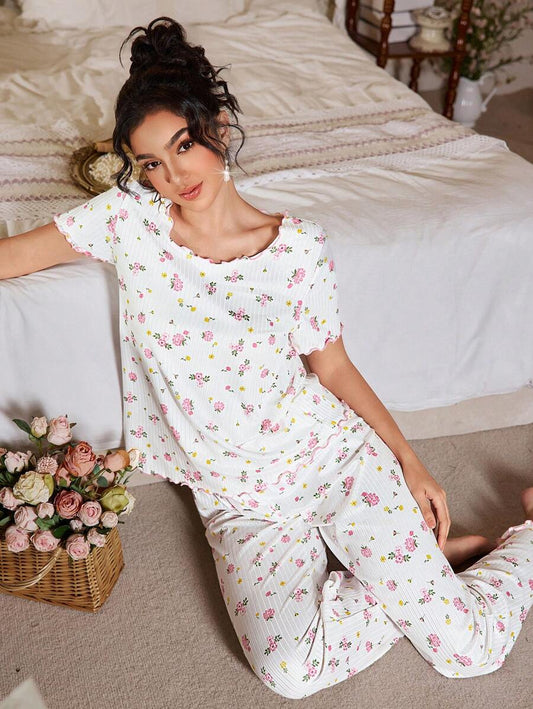 SHEIN CottageSlumber بيجامة من القماش المنسوج المزخرف بطباعة الأزهار