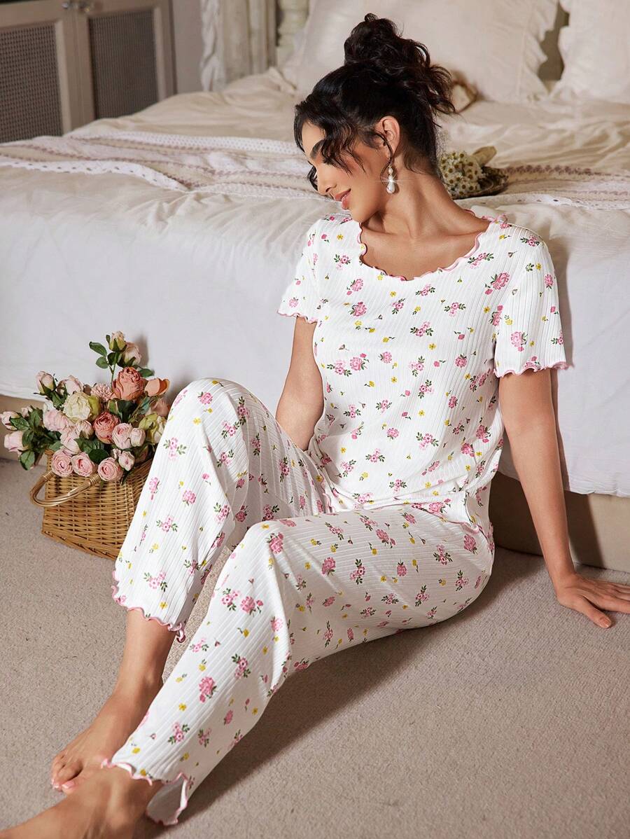 SHEIN CottageSlumber بيجامة من القماش المنسوج المزخرف بطباعة الأزهار