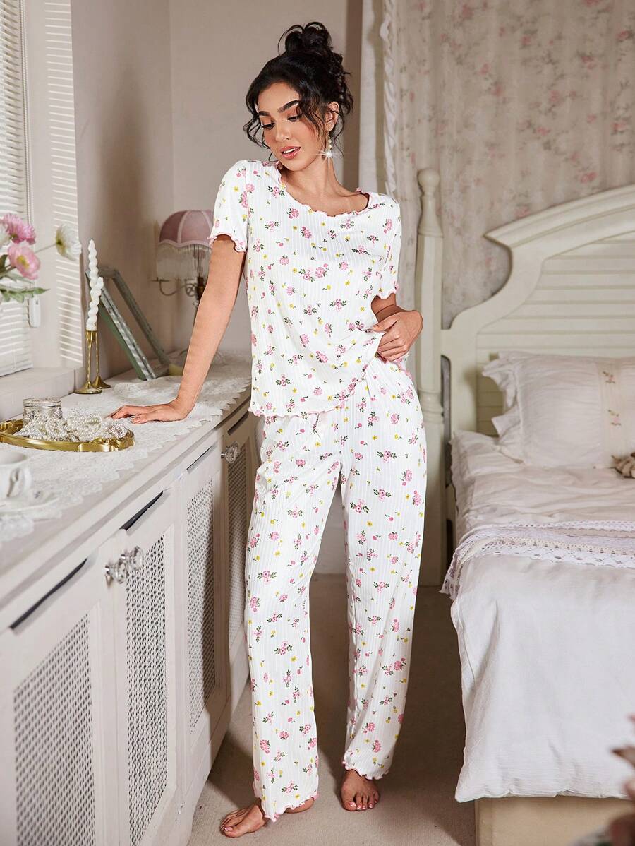 SHEIN CottageSlumber بيجامة من القماش المنسوج المزخرف بطباعة الأزهار