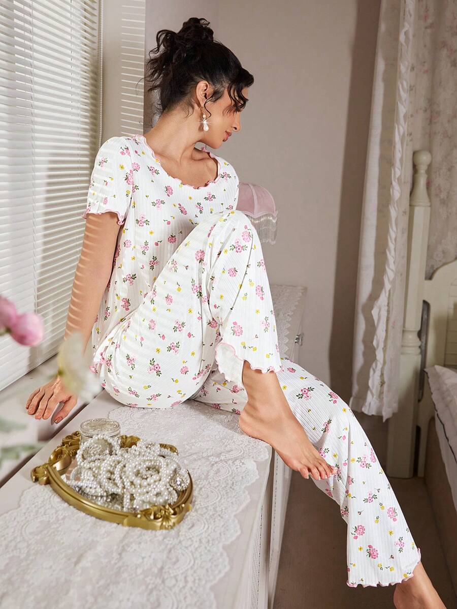 SHEIN CottageSlumber بيجامة من القماش المنسوج المزخرف بطباعة الأزهار
