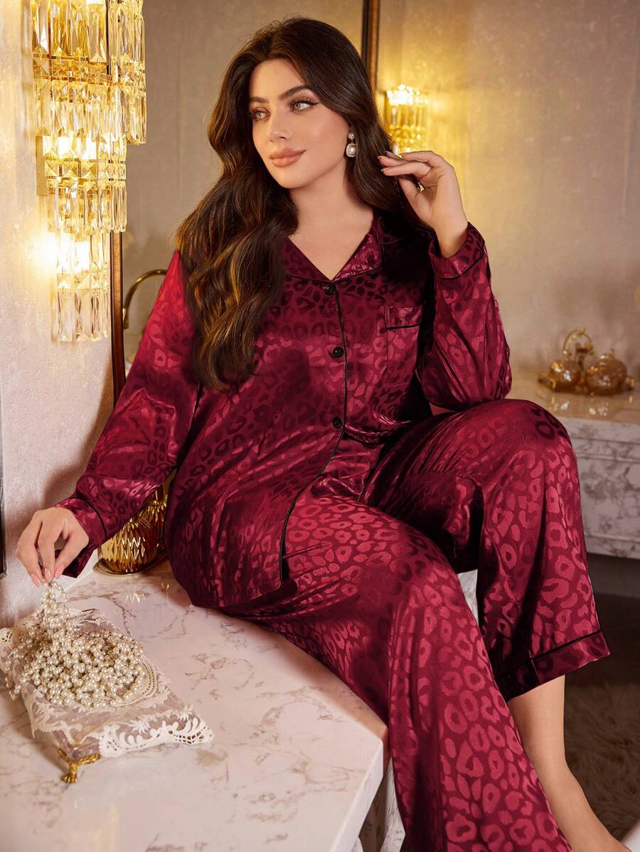 SHEIN LuxeNights طقم بيجامة ساتان برغندي