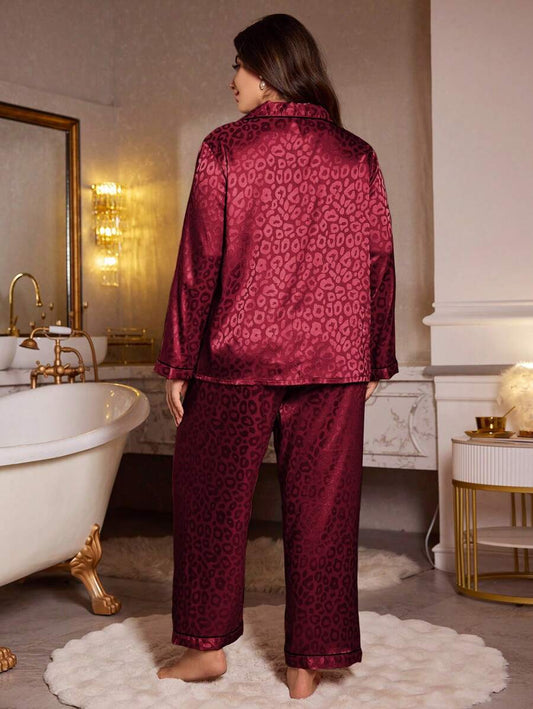 SHEIN LuxeNights طقم بيجامة ساتان برغندي