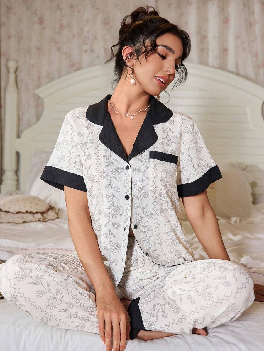 SHEIN CottageSlumber بيجامة نسائية قصيرة الأكمام بطبعة زهور وياقة ملونة