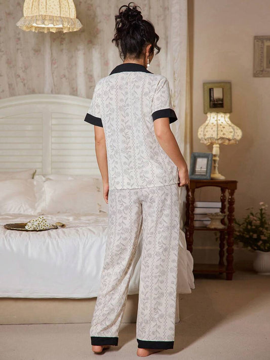 SHEIN CottageSlumber بيجامة نسائية قصيرة الأكمام بطبعة زهور وياقة ملونة