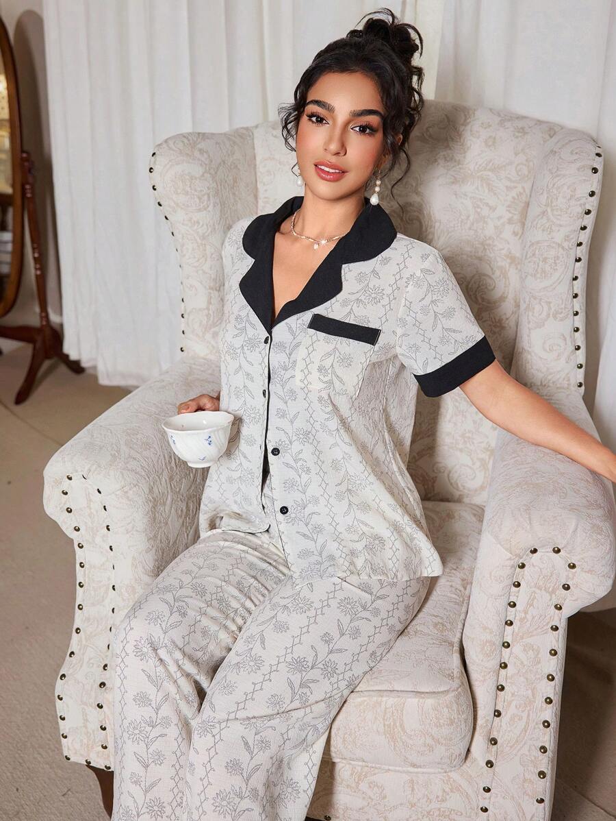 SHEIN CottageSlumber بيجامة نسائية قصيرة الأكمام بطبعة زهور وياقة ملونة