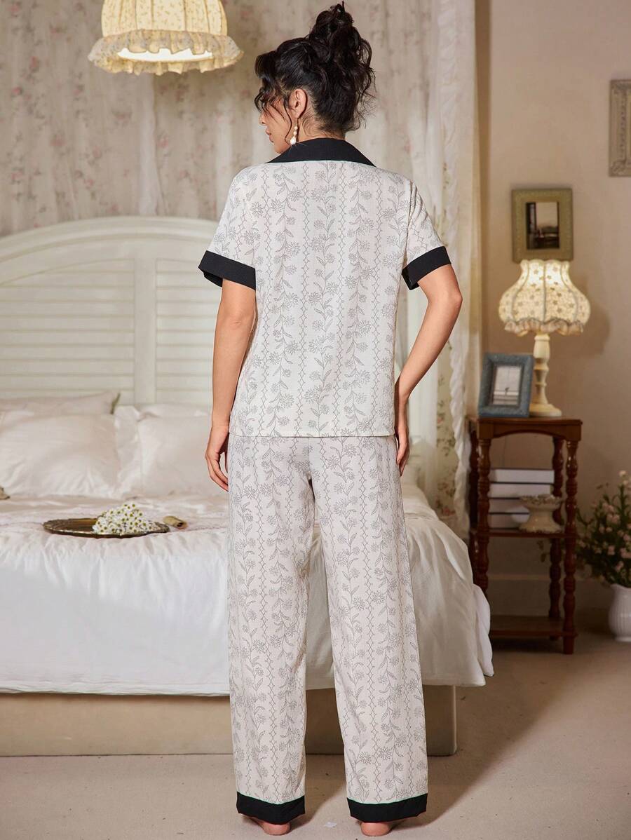 SHEIN CottageSlumber بيجامة نسائية قصيرة الأكمام بطبعة زهور وياقة ملونة