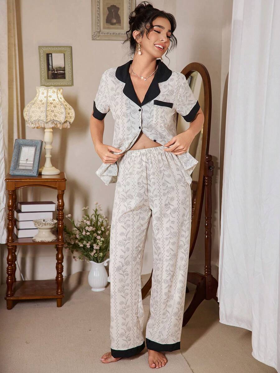 SHEIN CottageSlumber بيجامة نسائية قصيرة الأكمام بطبعة زهور وياقة ملونة