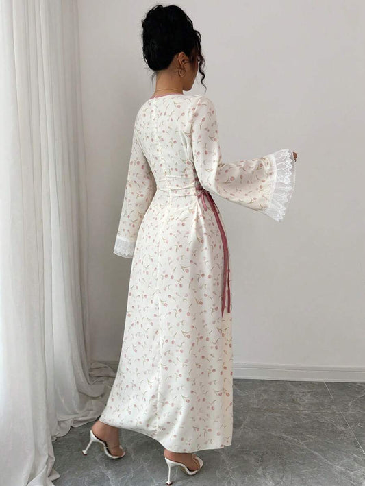 SHEIN Yasmyna فستان مطبوع طويل الأكمام بأربطة خصر بأسلوب عربي