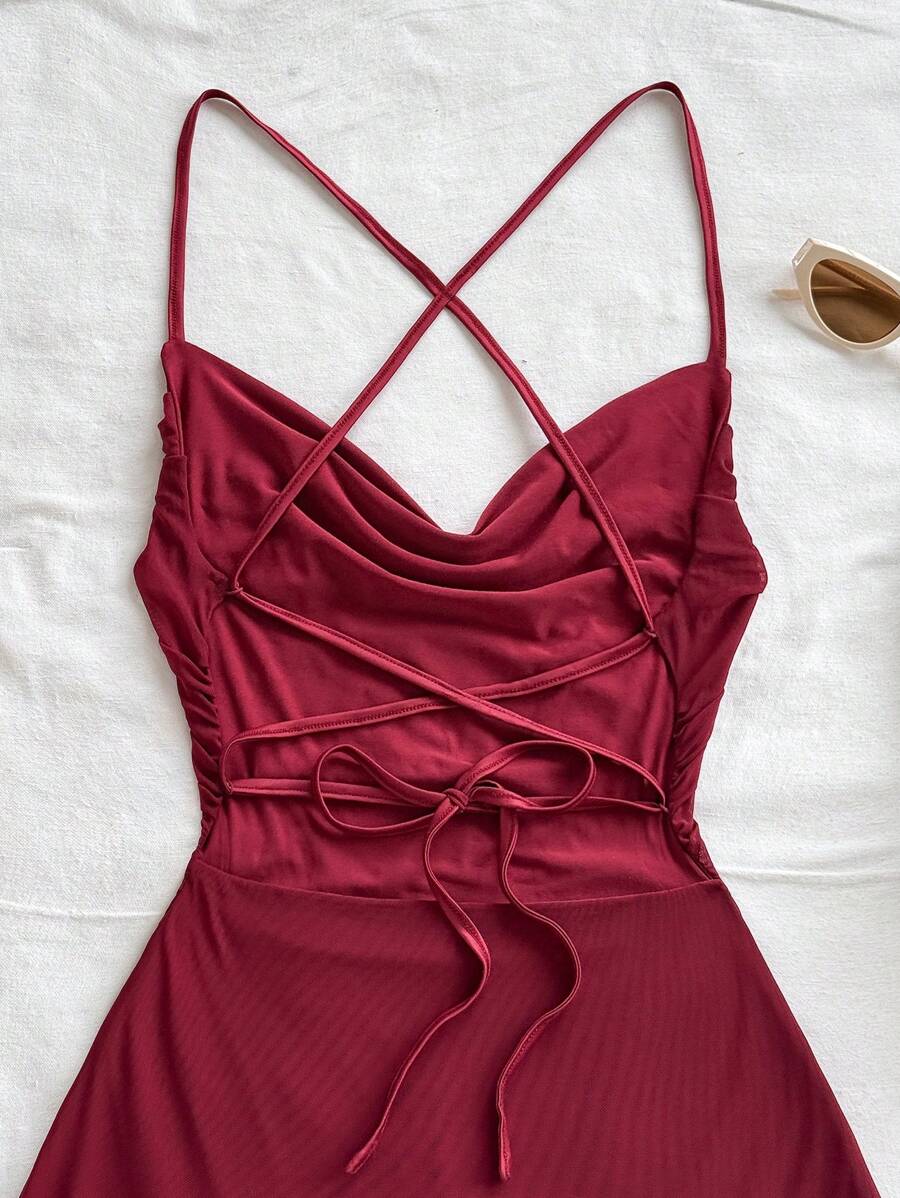 SHEIN WYWH فستان قصير بحمالات رفيعة وظهر مكشوف بتصميم ذيل سمكة