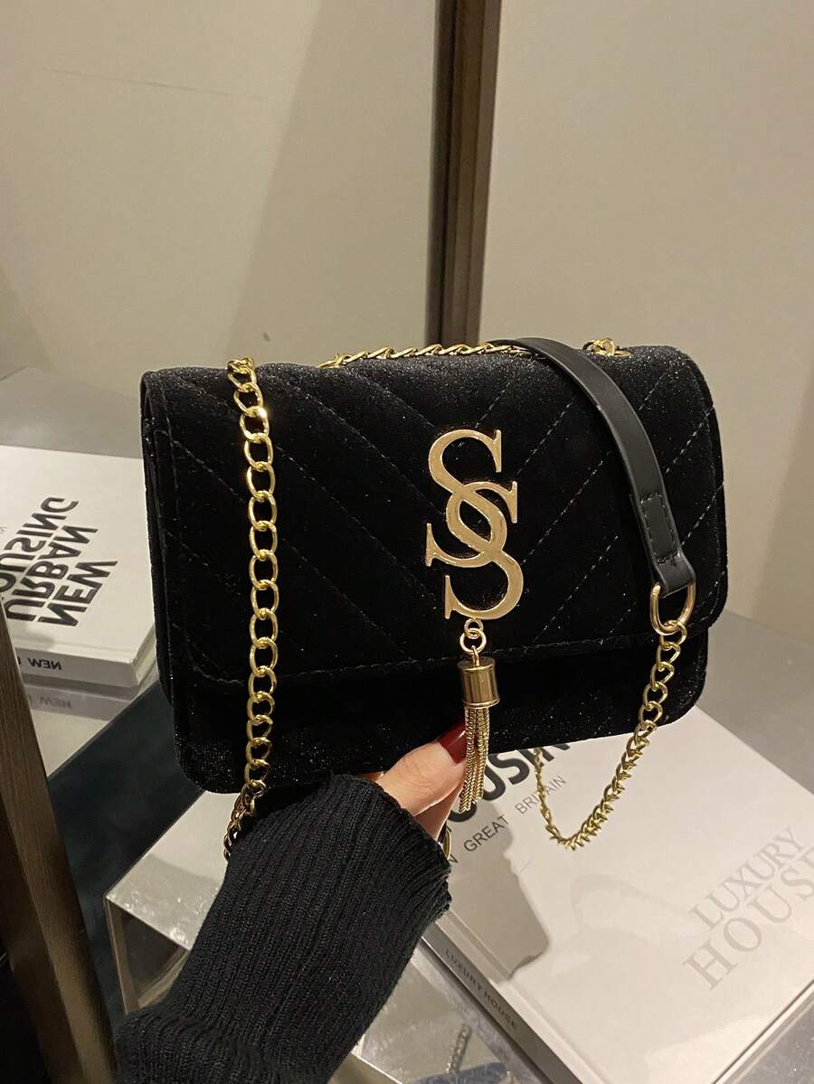 SHEIN حقيبة كتف كروس مبطنة من جلد البولي يوريثان أحادية بلون أسود