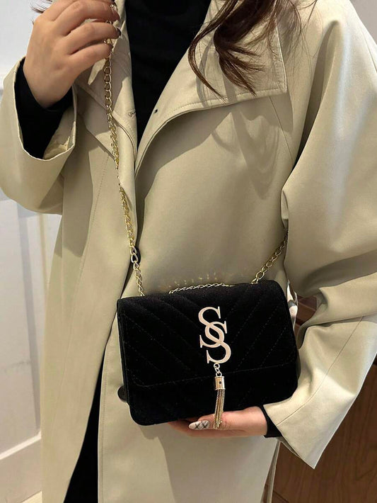SHEIN حقيبة كتف كروس مبطنة من جلد البولي يوريثان أحادية بلون أسود