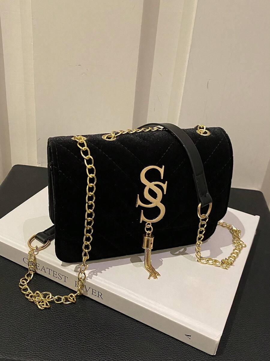SHEIN حقيبة كتف كروس مبطنة من جلد البولي يوريثان أحادية بلون أسود