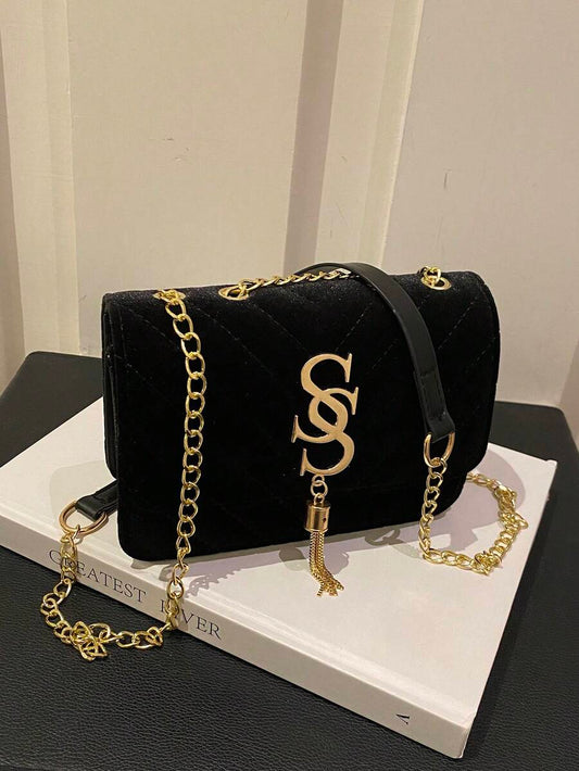 SHEIN حقيبة كتف كروس مبطنة من جلد البولي يوريثان أحادية بلون أسود