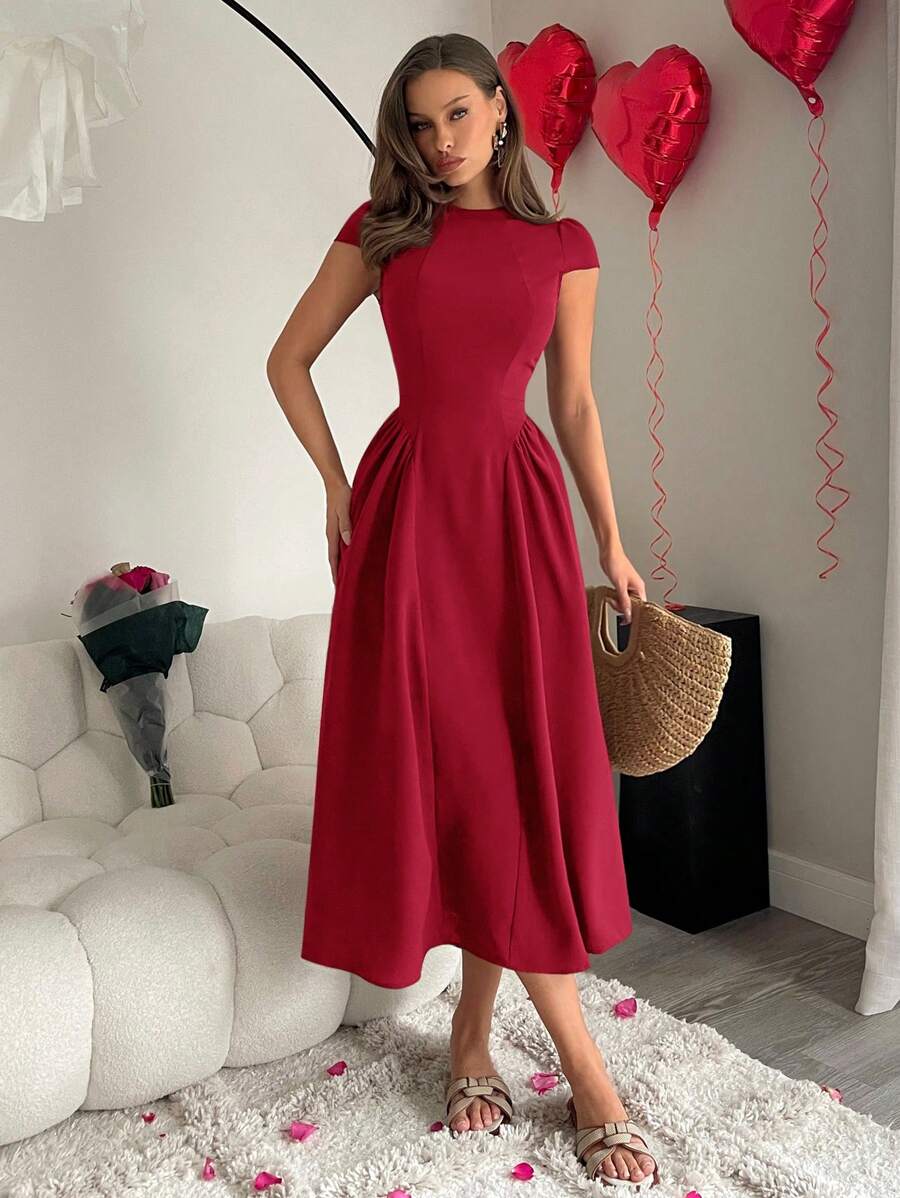 SHEIN Siren Gaze فستان عنابي بخصر مكشكش أنيق