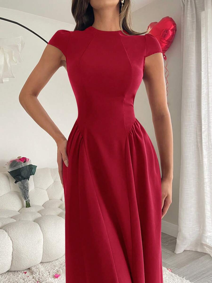 SHEIN Siren Gaze فستان عنابي بخصر مكشكش أنيق