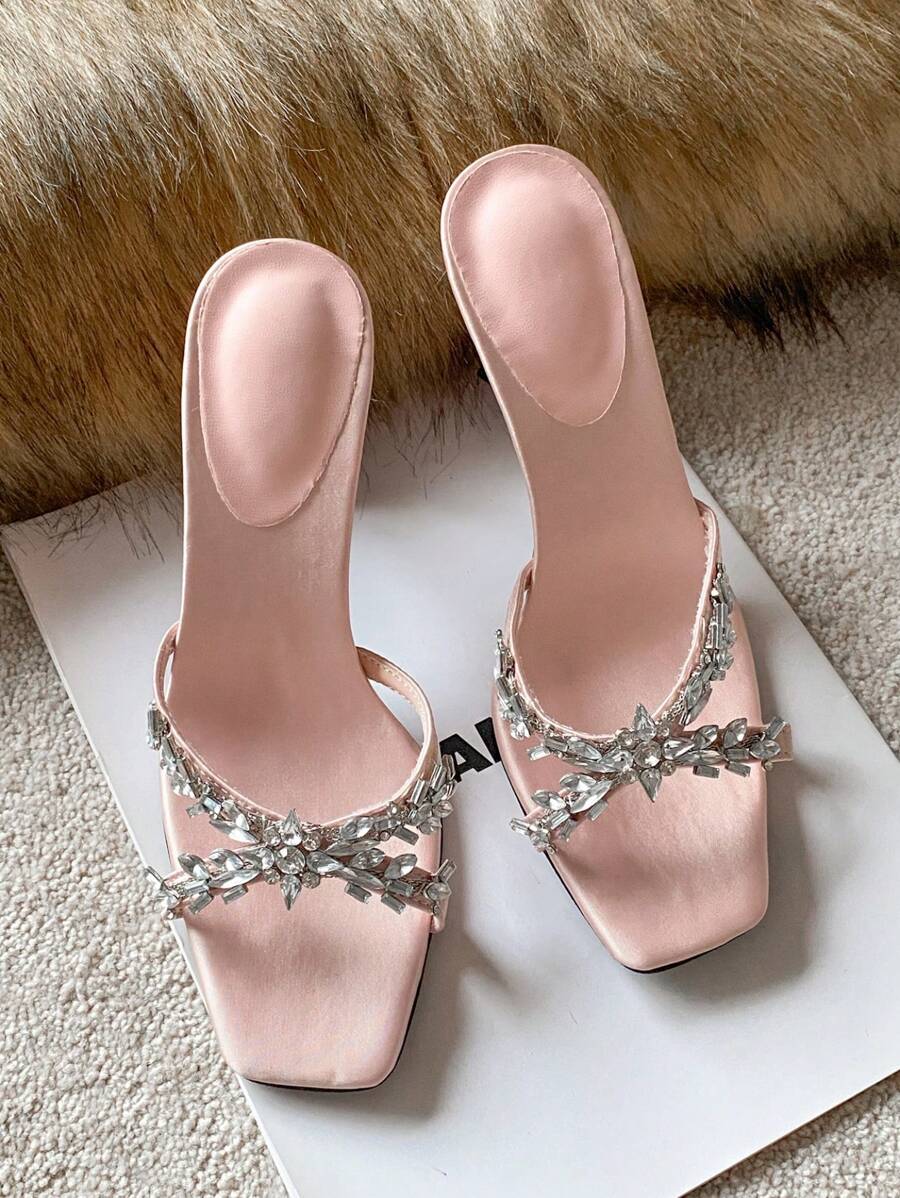 SHEIN شباشب مطرزة كريستال بكعب حذوة الحصان مفتوحة من الأمام