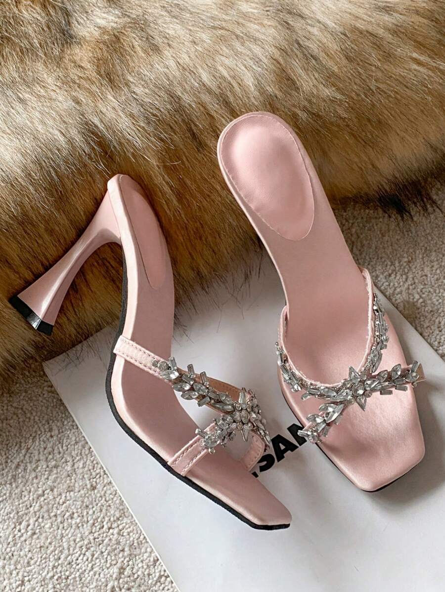SHEIN شباشب مطرزة كريستال بكعب حذوة الحصان مفتوحة من الأمام