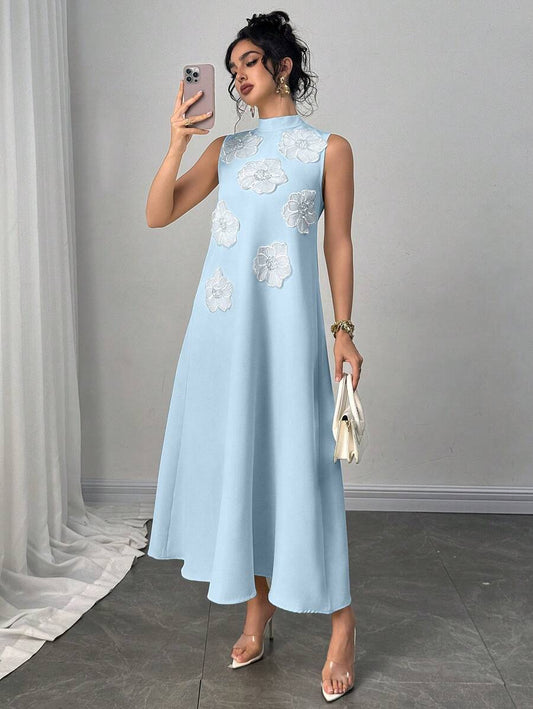 SHEIN Modelyn فستان طويل بتصميم زهور ثلاثي الأبعاد باللون الأزرق الفاتح