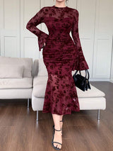 SHEIN DAZY فستان عنابي طويل بأكمام جرس بطبعة زهرية