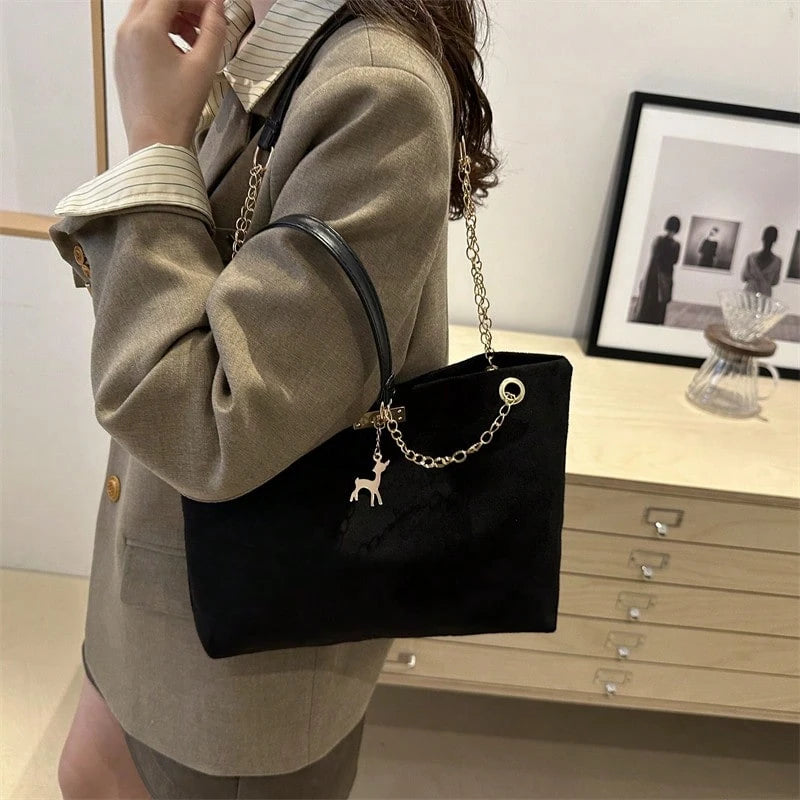 SHEIN حقيبة كتف سوداء بسعة كبيرة من البوليستر