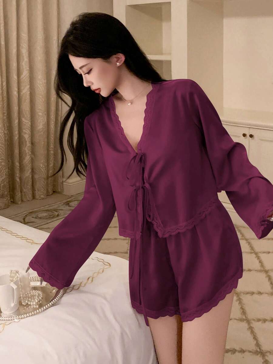 SHEIN DAZY طقم بيجامة من الساتان من توب وشورت بتصميم الدانتيل والفيونكة
