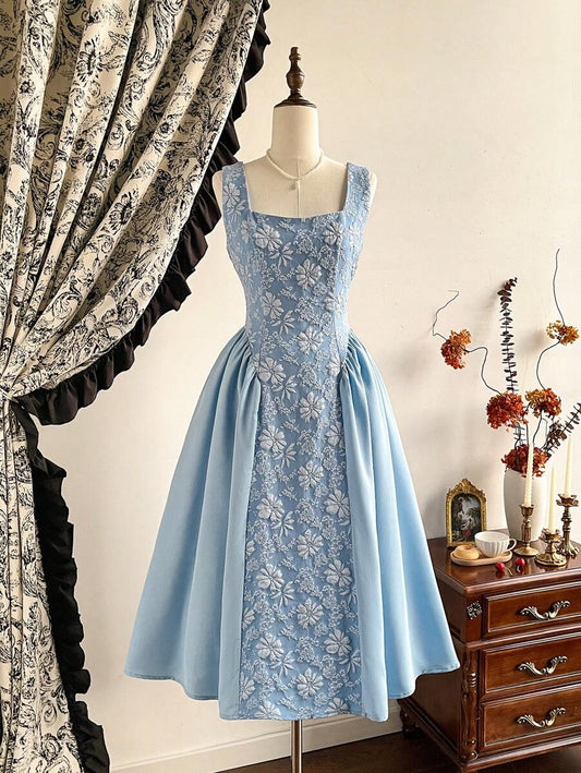 SHEIN Vintamour فستان تانك بلون أزرق فاتح بنقشة زهور وجاكار