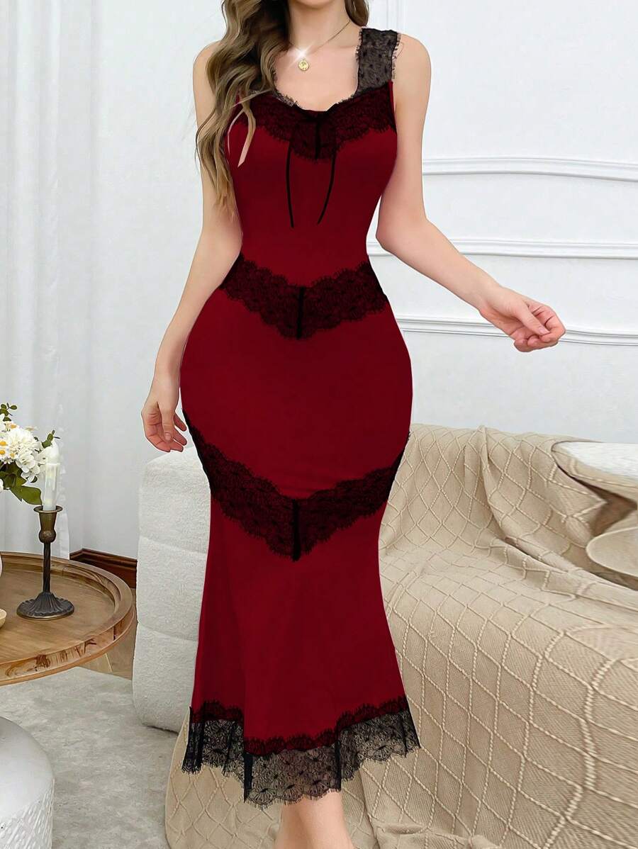 SHEIN ثوب نوم من الدانتيل محدد للجسم بتصميم أنيق