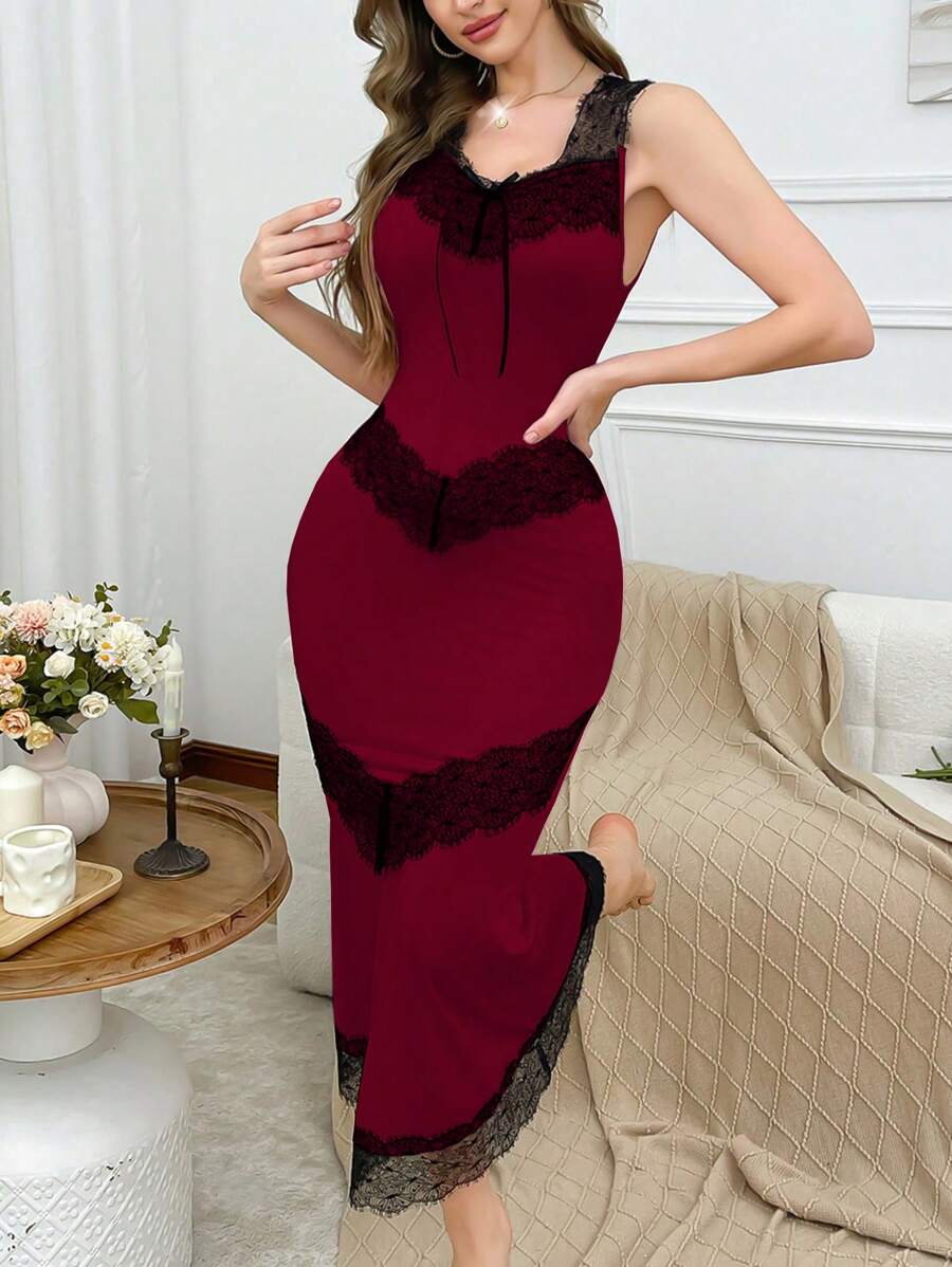 SHEIN ثوب نوم من الدانتيل محدد للجسم بتصميم أنيق