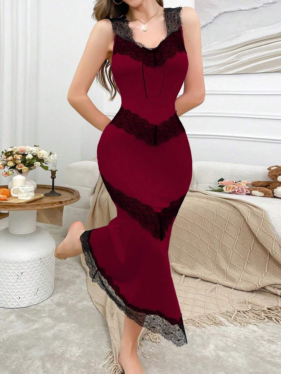 SHEIN ثوب نوم من الدانتيل محدد للجسم بتصميم أنيق