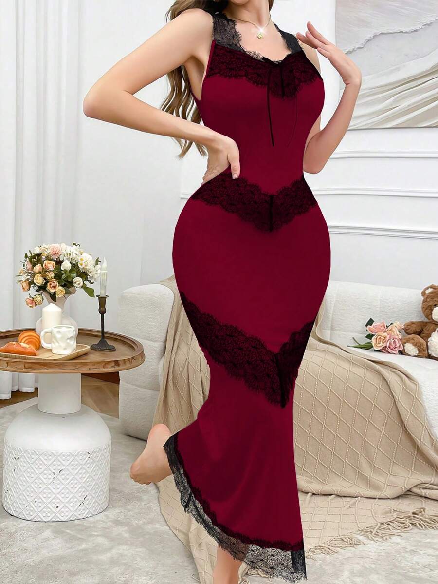 SHEIN ثوب نوم من الدانتيل محدد للجسم بتصميم أنيق