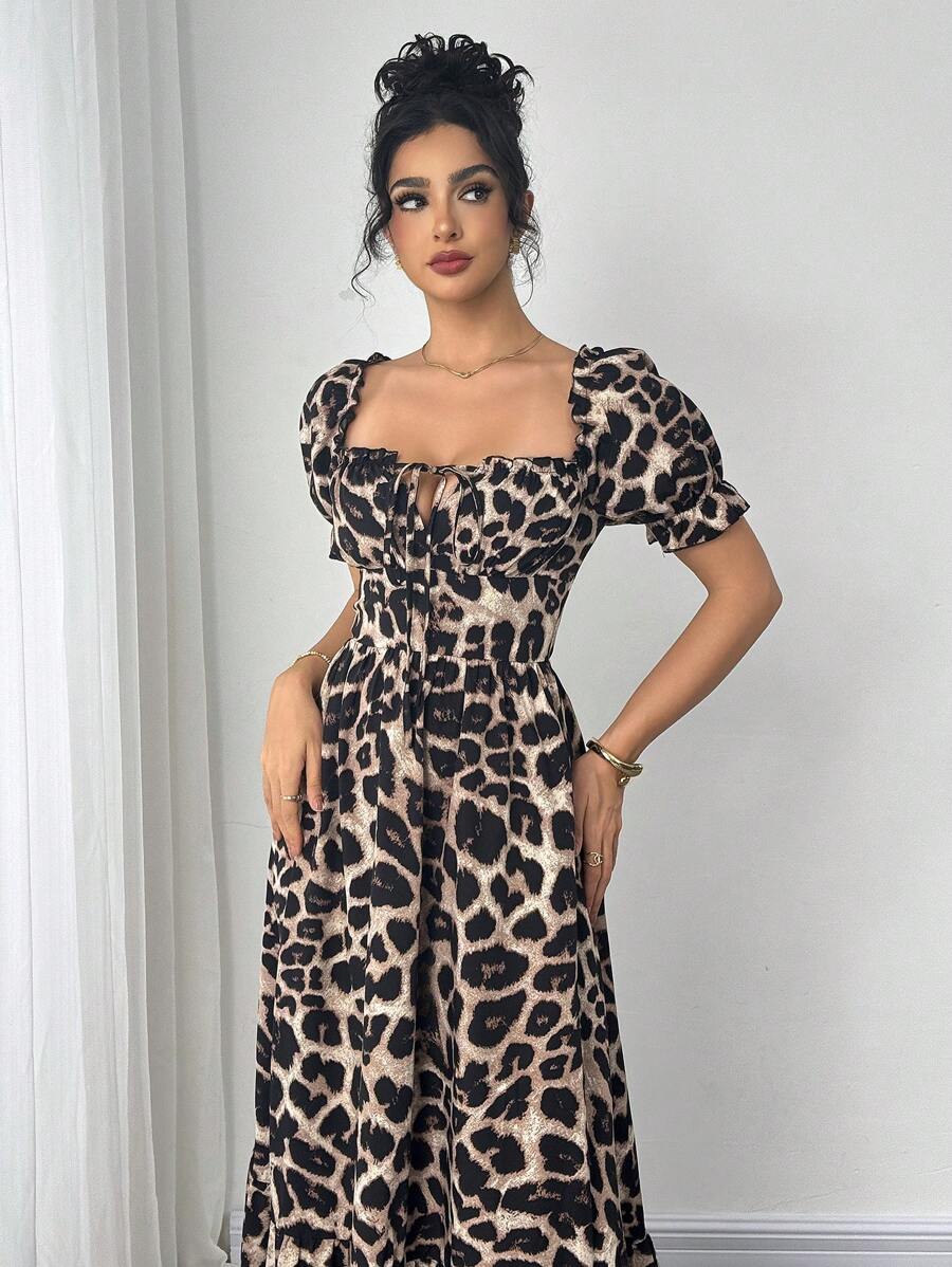 SHEIN Rafferiza فستان طويل بياقة مربعة وظهر متقاطع مشكوف بنقشة نمر