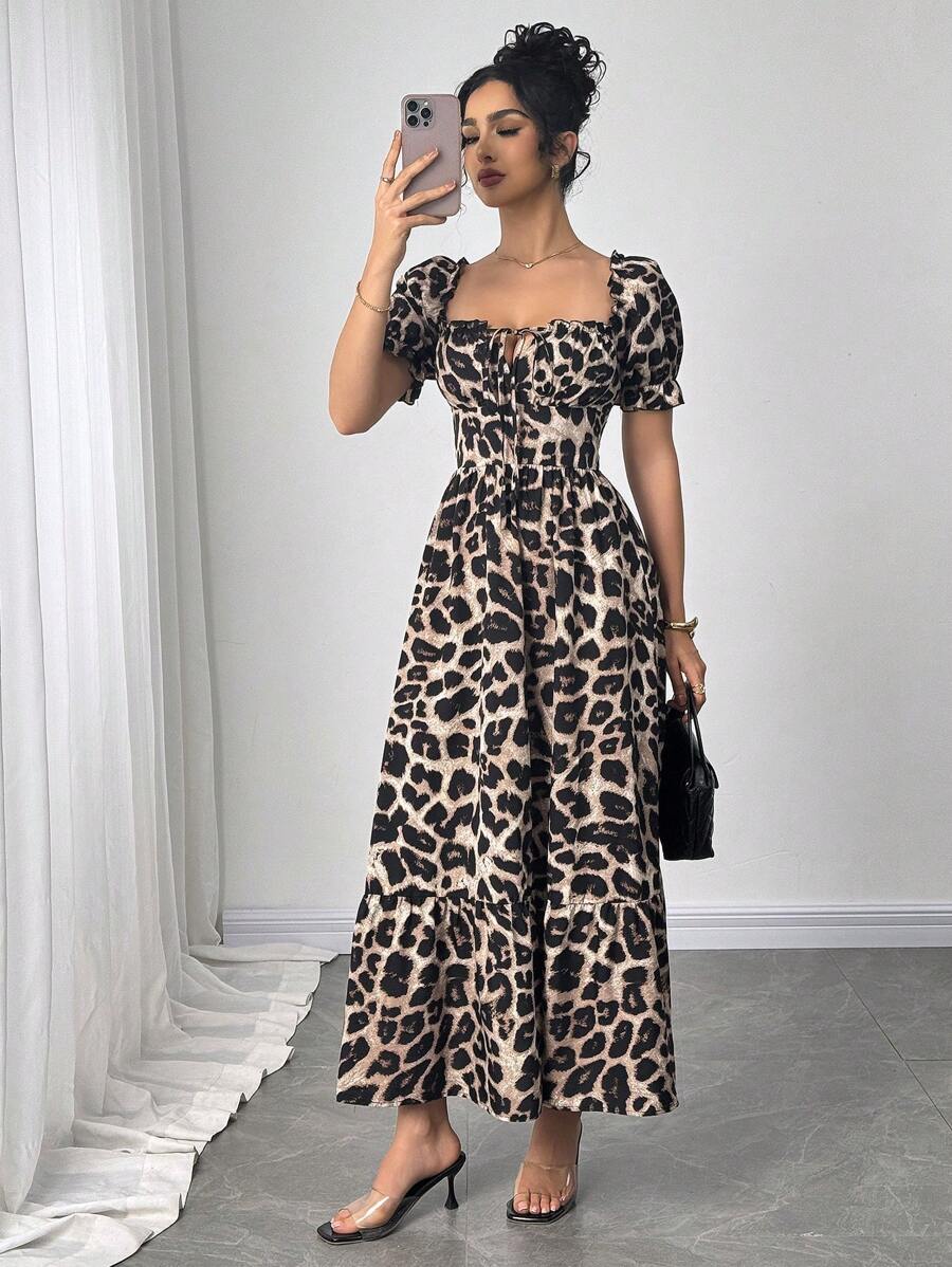 SHEIN Rafferiza فستان طويل بياقة مربعة وظهر متقاطع مشكوف بنقشة نمر