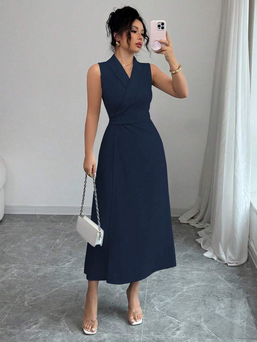 SHEIN Elenzga فستان بلون أزرق بحري بدون أكمام بياقة شال