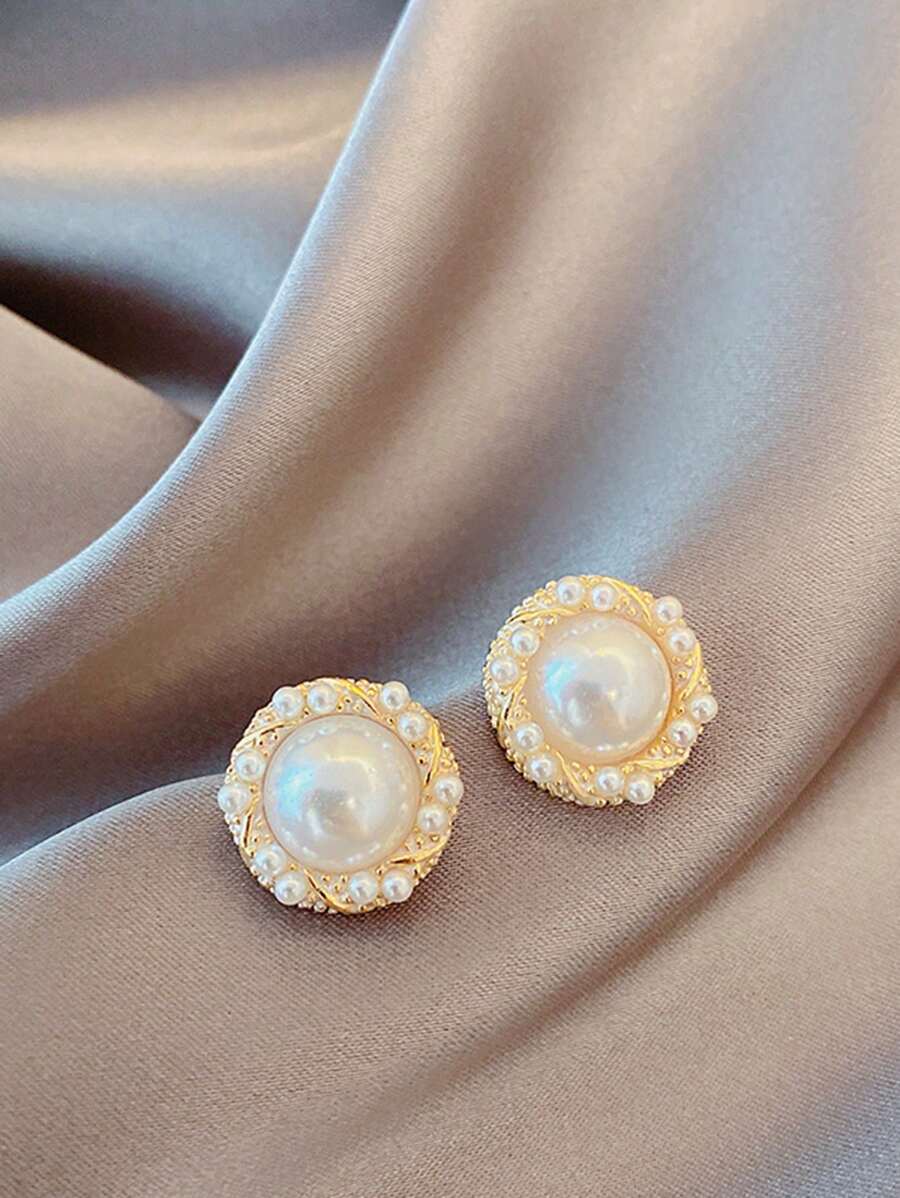SHEIN طقم 5 أقراط جيومتري لؤلؤ صناعي وزهور كاميليا سوداء