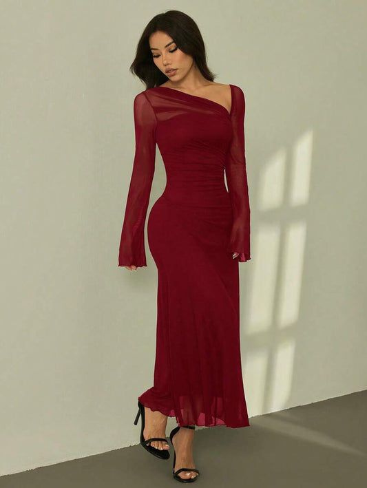 SHEIN PETITE فستان سادة برقبة غير متماثلة بلون عنابي