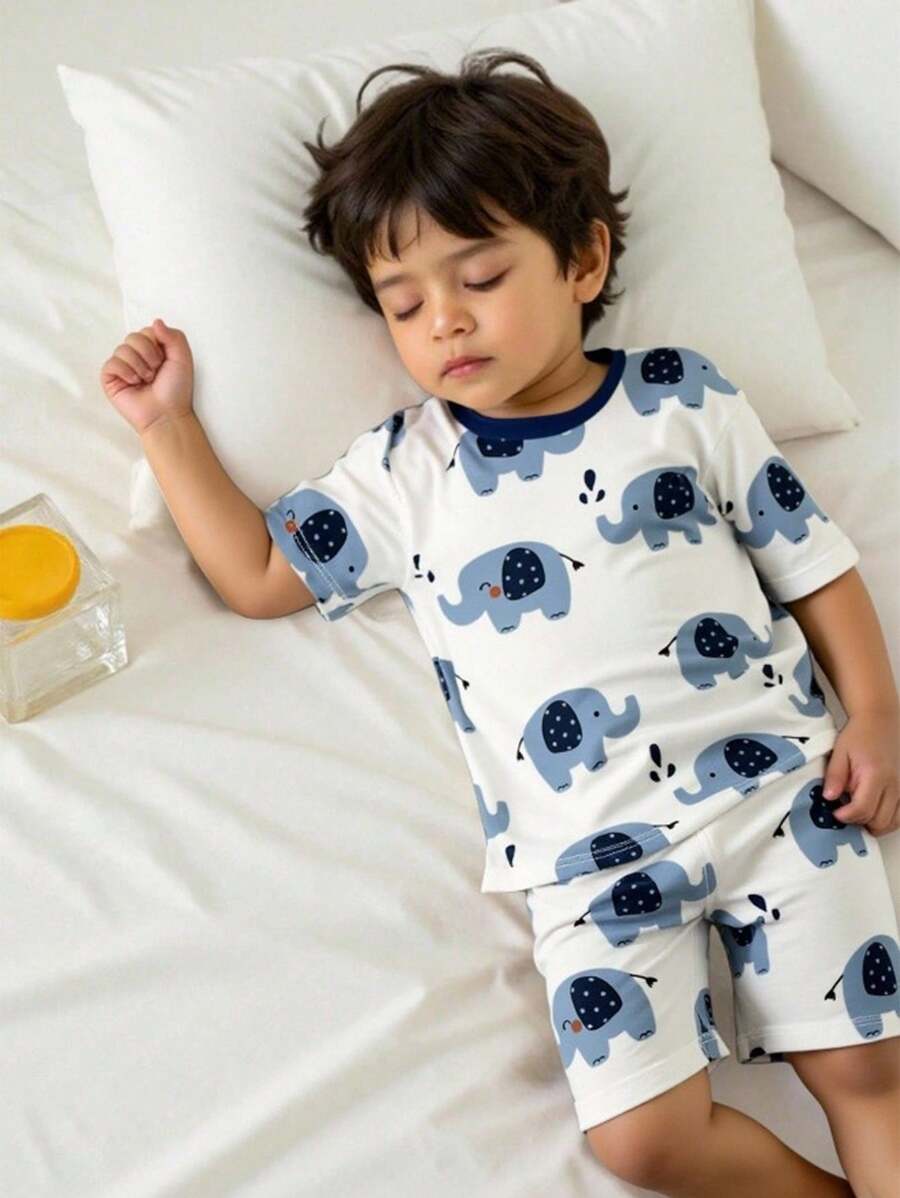 SHEIN طقم ملابس منزلية كاجوال فضفاضة للأولاد برسومات فيلة
